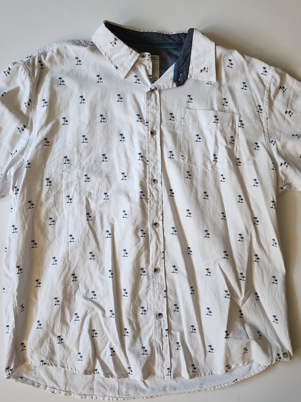 Free Planet White Short-Sleeve Button-Up Shirt w/ Navy Palm Motif mens size XXL